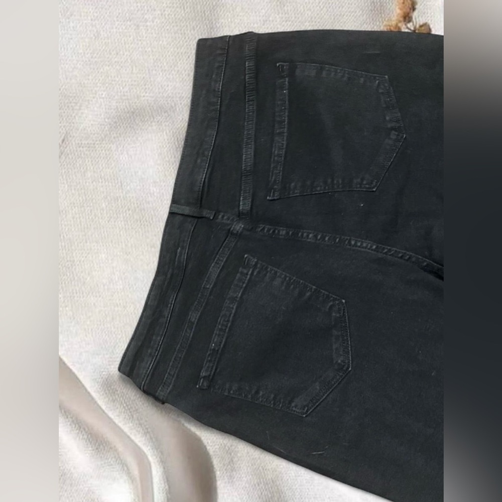 Old Navy Mid-Rise Rockstar Super-Skinny Ankle Jeans – Black - Picture 5 of 7